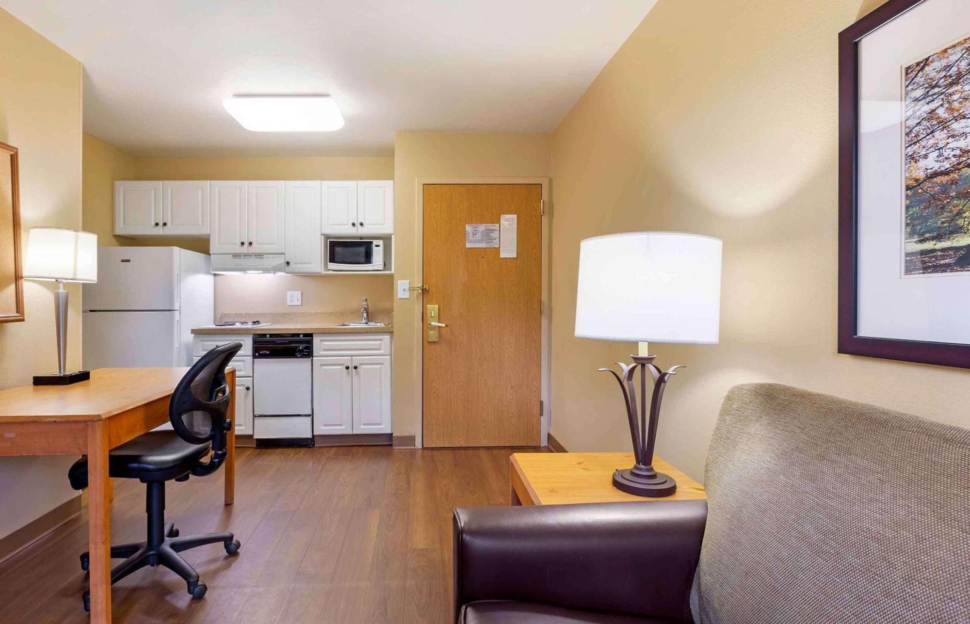 Extended Stay America Suites - Boston - Waltham - 32 4Th Ave Exterior photo